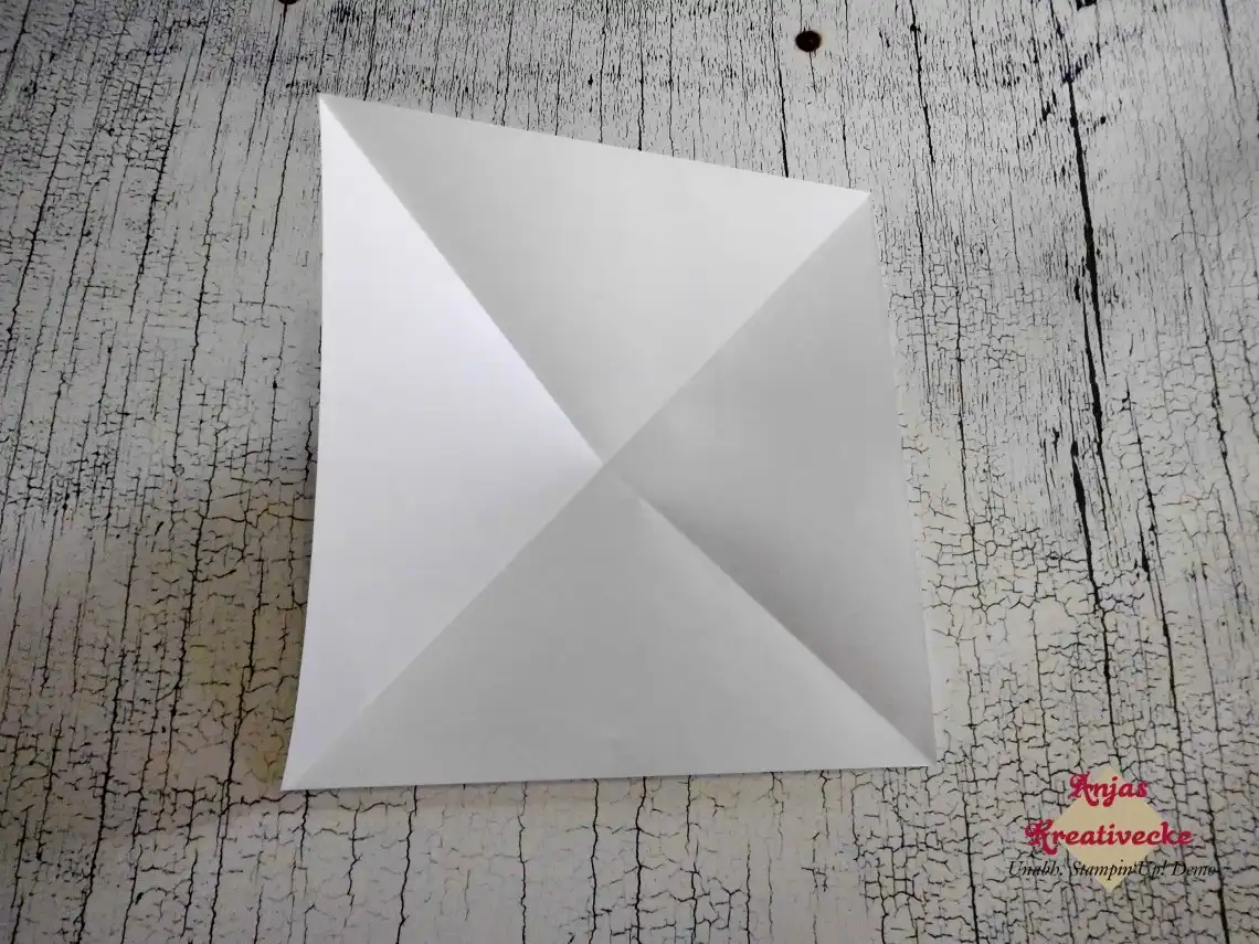 Anleitung Explosionskarte Blatt diagonal gefaltet