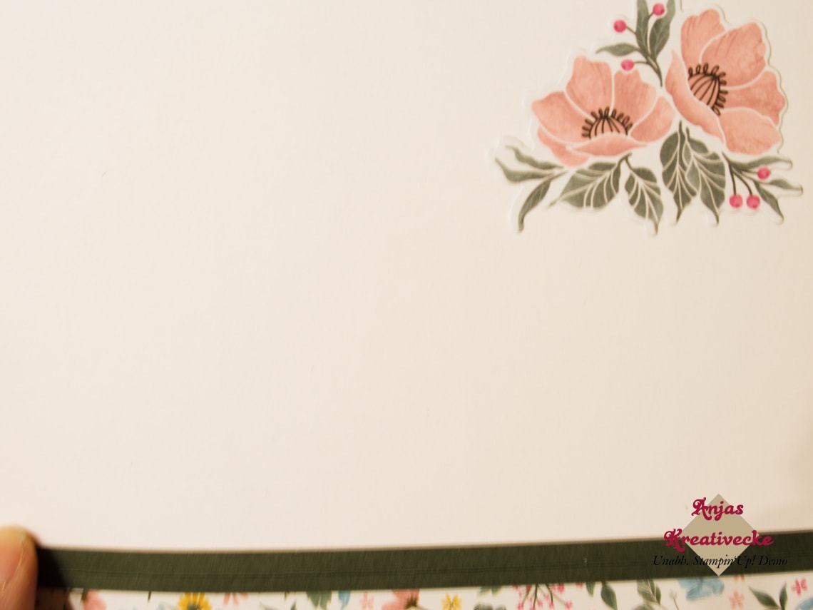 Gutscheinkarte-Clutch-Gerahmt-mit-Blumen-Detail-Verzierung-Innen