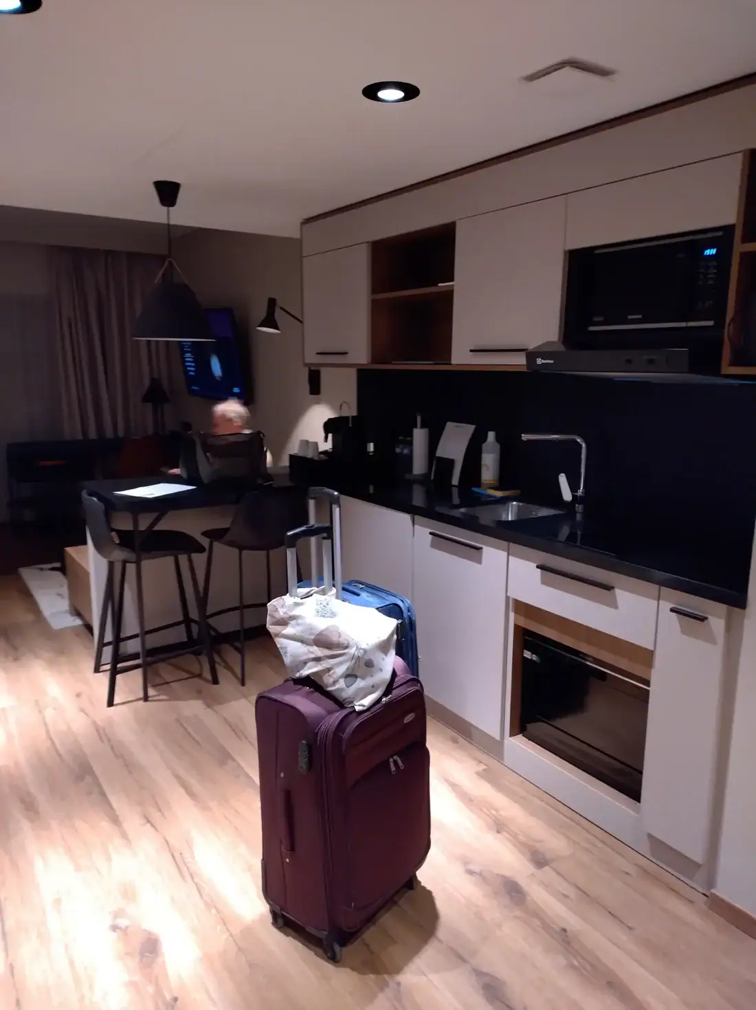 OnStage 2025 in Straßburg Küchenzeile im Hotelzimmer