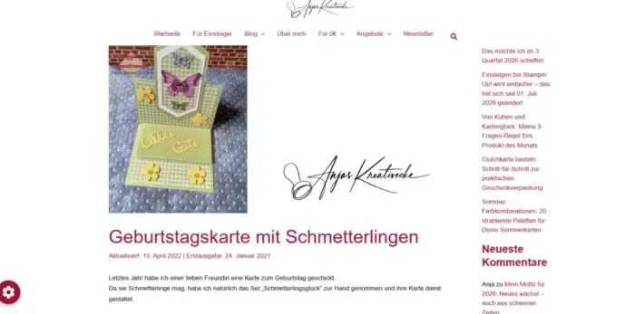 Blog-Artikel-Screenshot (Schmetterlingskarte): Geburtstagskarte mit lila Schmetterling und Schriftzug „Alles Gute" auf grün-gelbem Karopapier – Blogartikel auf Anjas Kreativecke